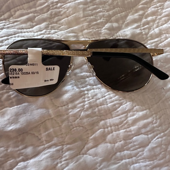 Versace sunglasses - Picture 2 of 4